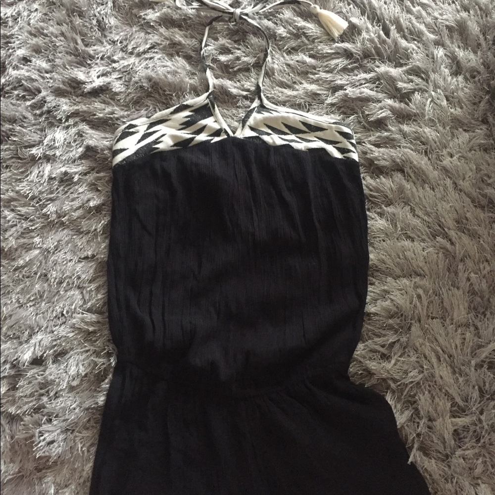 Halter style jumpsuit❤️ - Picture 4 of 8